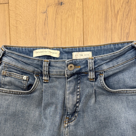 Pilcro and the Letterpress Women's Cropped Relaxed Blue Jeans 26P - Picture 3 of 10